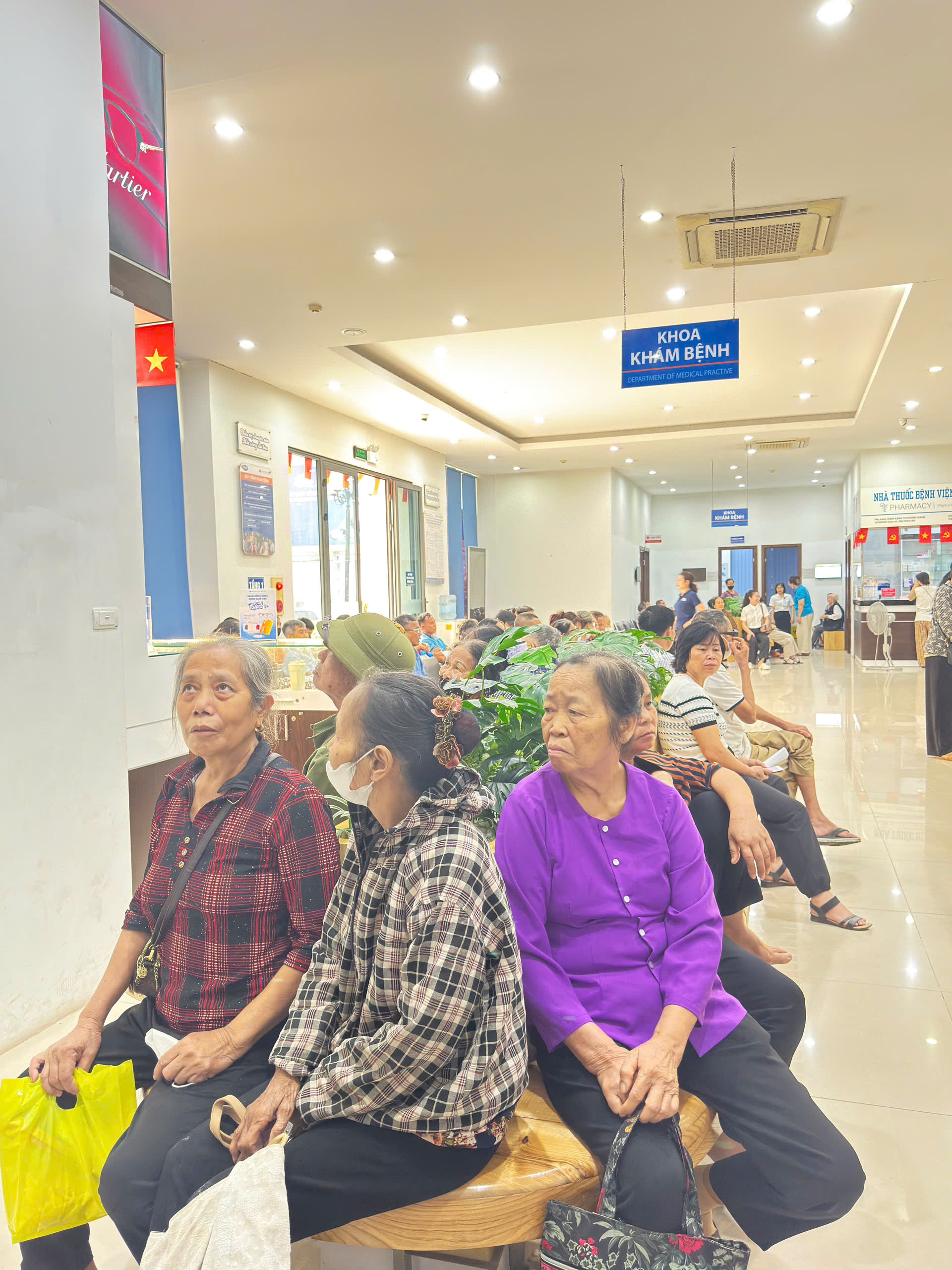 Tỉ lệ người cao tuổi mắc các bệnh lý về mắt rất cao